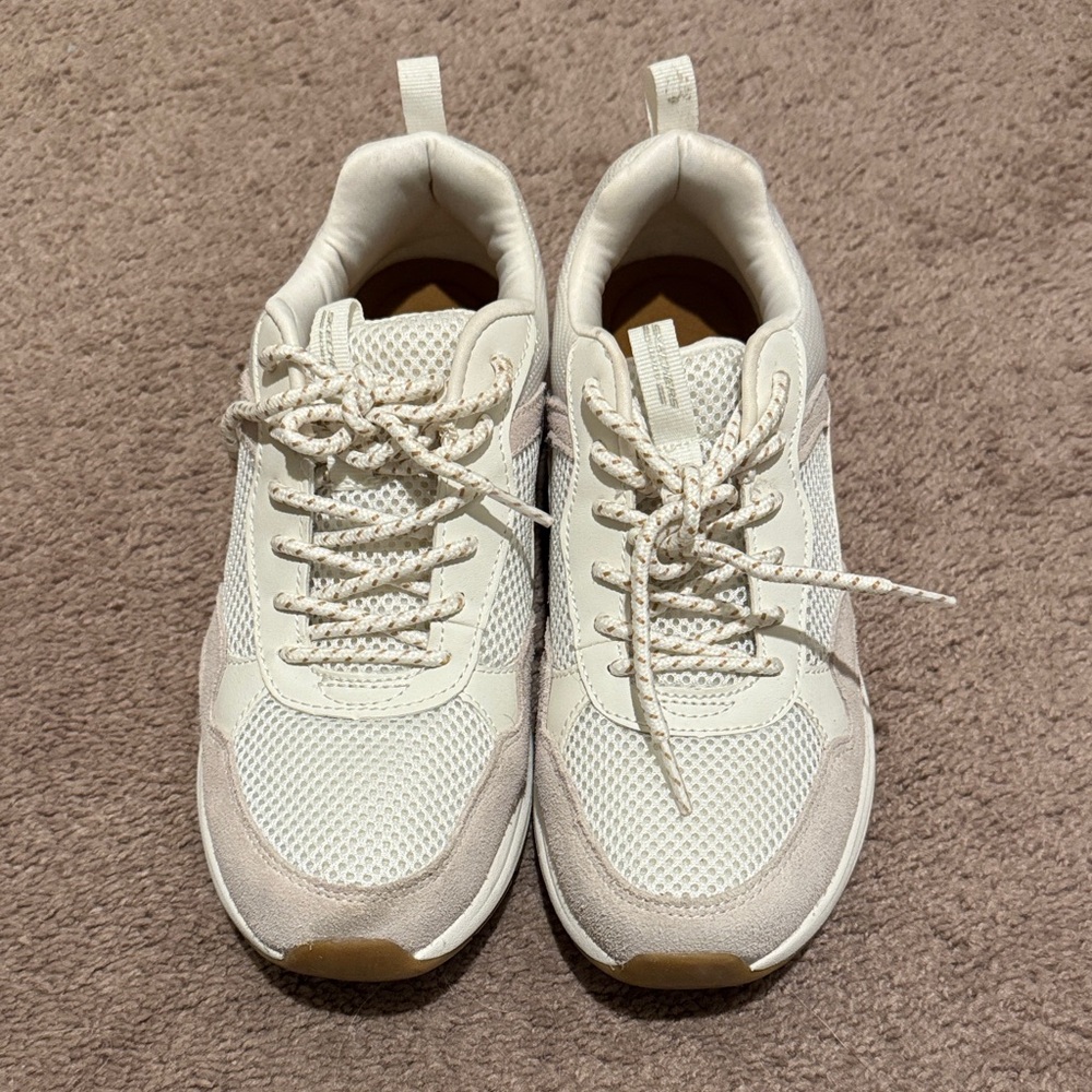 Skechers Off-White Casual Sneakers